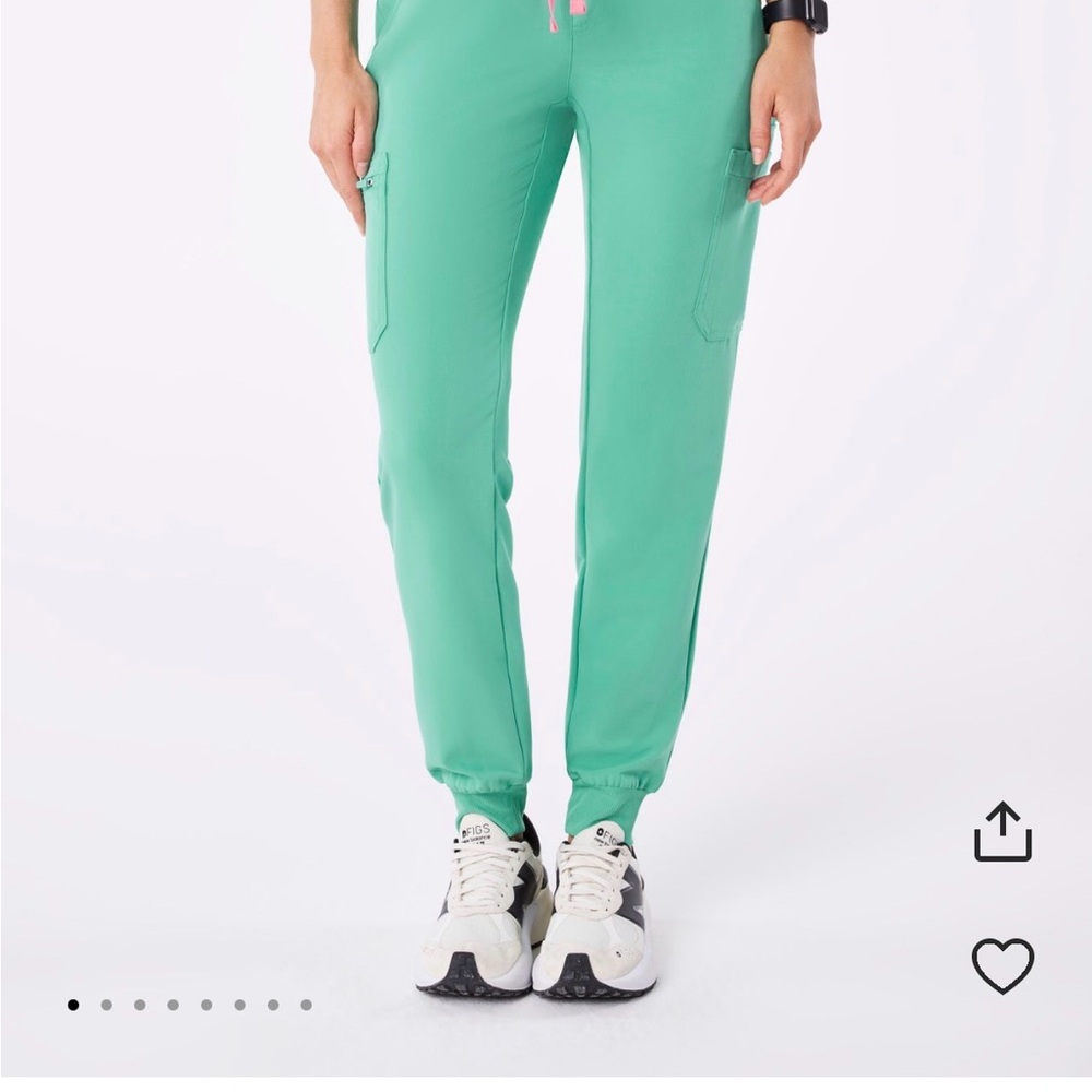 Figs uman scrub bottoms surgical green medium EUC